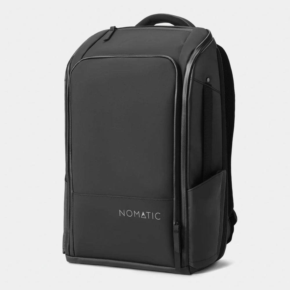 Nomatic Black Backpack 20L- Professional Everyday Carry
